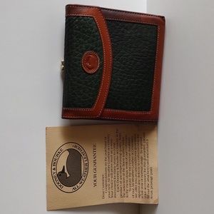 NWT VTG Dooney & Bourke wallet coin purse kiss clasp Green & Brown Pebble Leathe